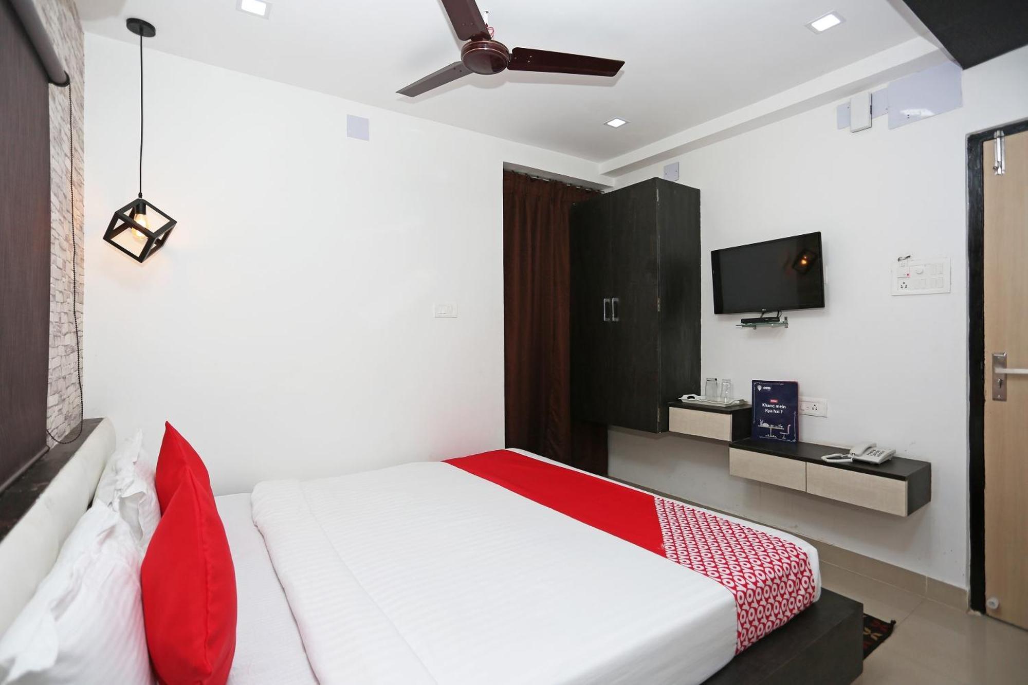 Super Capital O Sai Jagannath Hotel Khandagiri Eksteriør billede