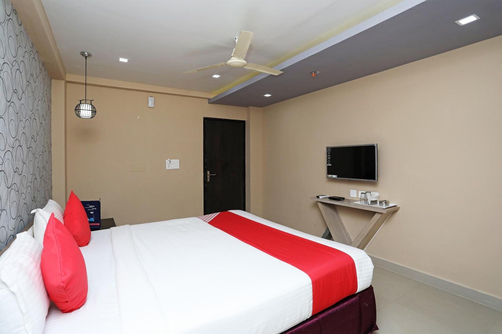 Super Capital O Sai Jagannath Hotel Khandagiri Eksteriør billede